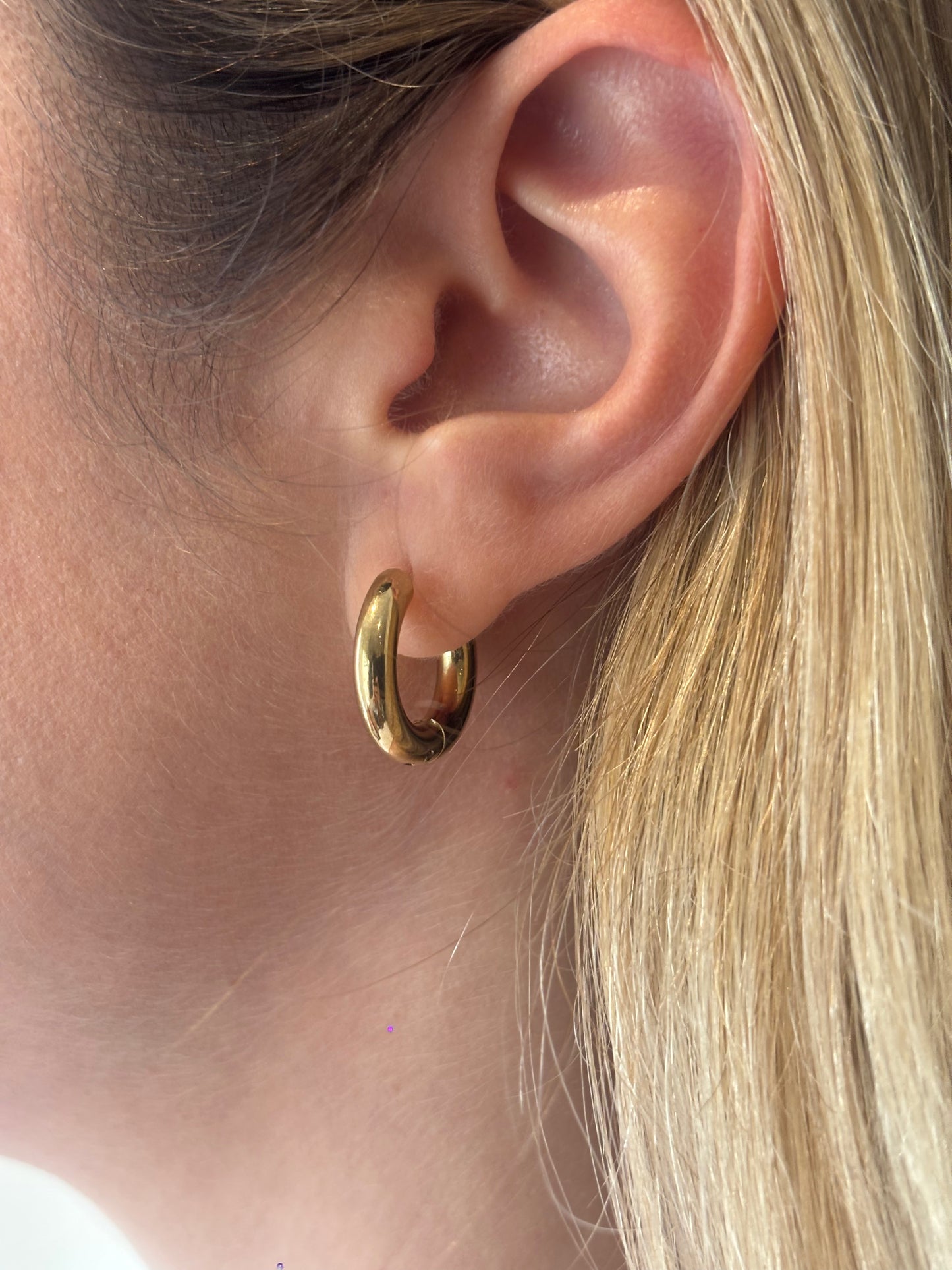 Essential everyday hoops in gold