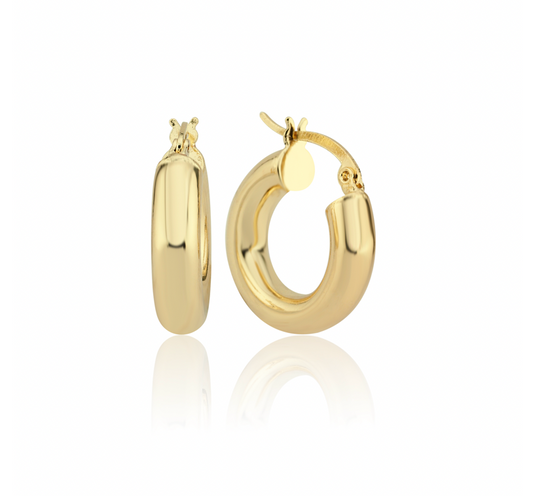 Classic bold hoops in gold