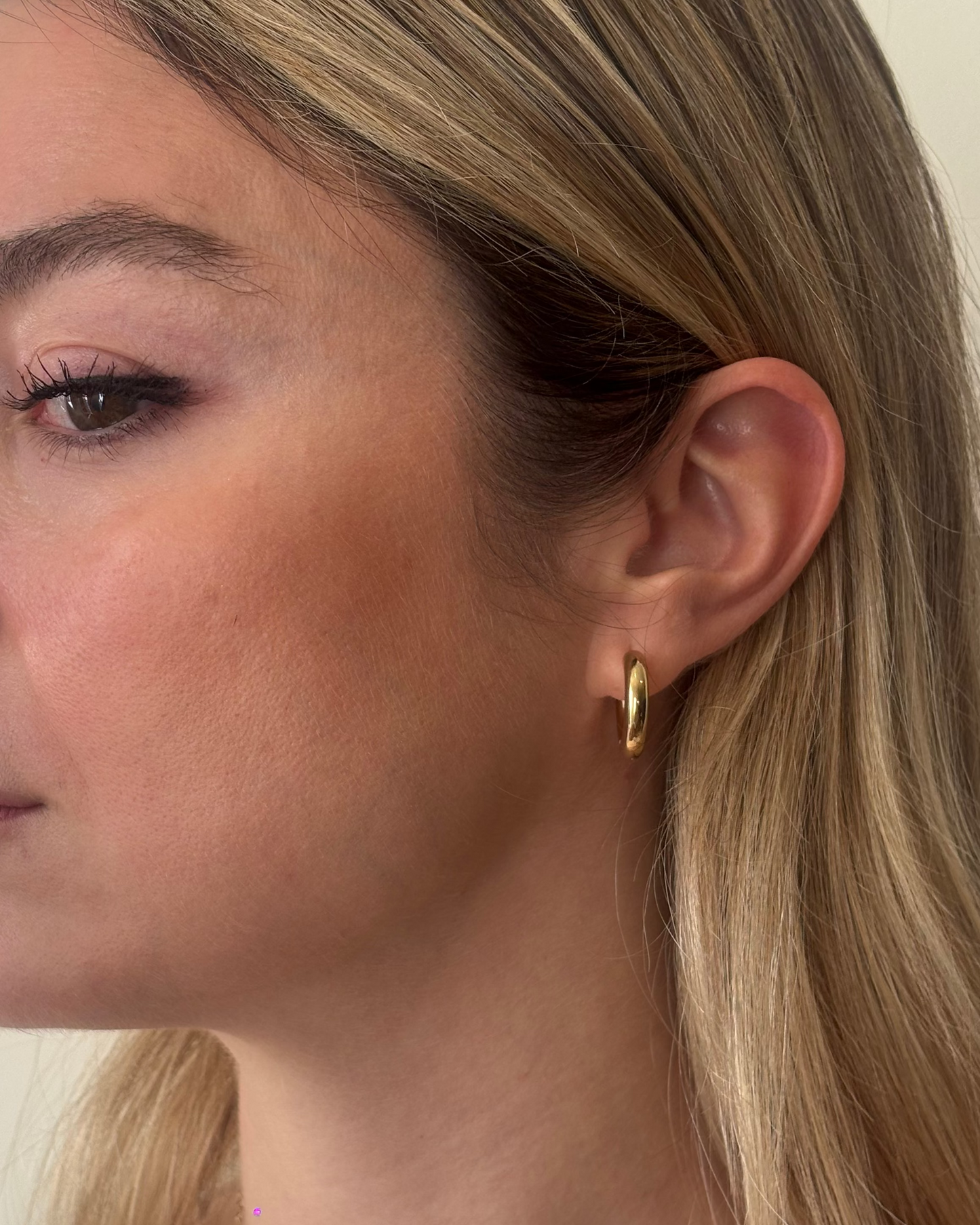 Essential everyday hoops in gold